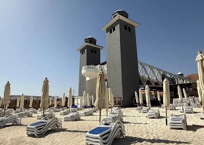 Porto Elsokhna Pyramids Sea View *